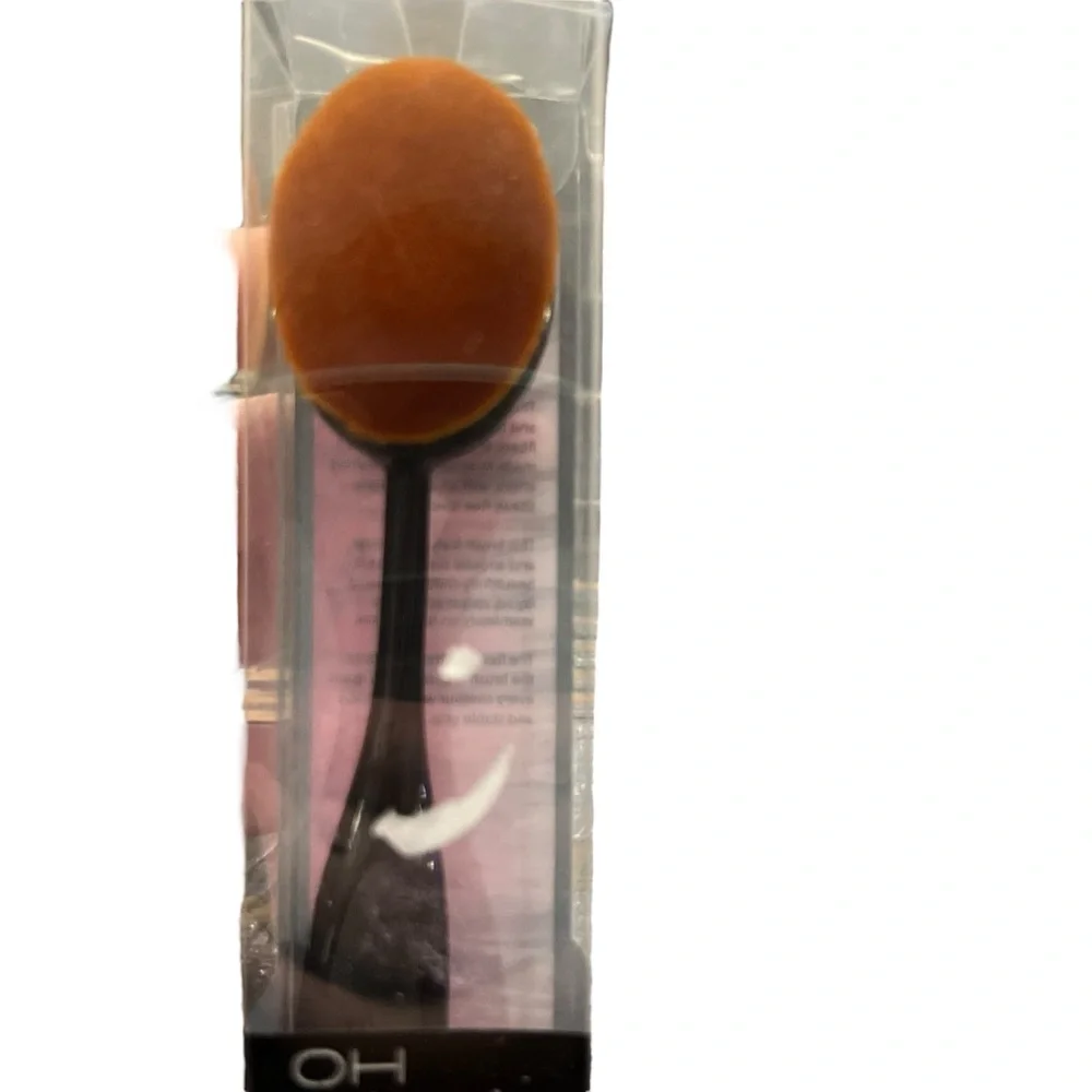 Oh La La!! Oval Makeup Beauty Brush Flexible Tilted Handle‎ Velvet Bristles NEW